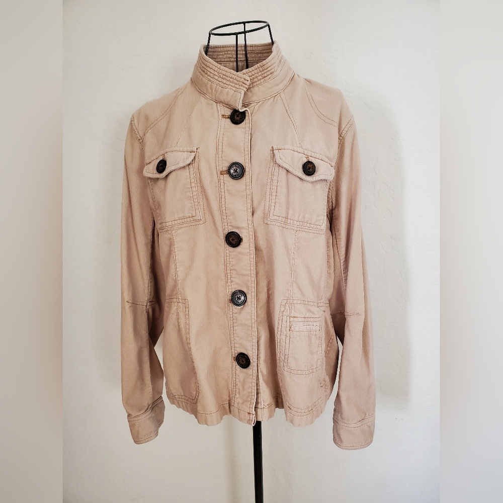 NWOT Beige Corduroy Button-Up Women's Jacket With 5 Pockets